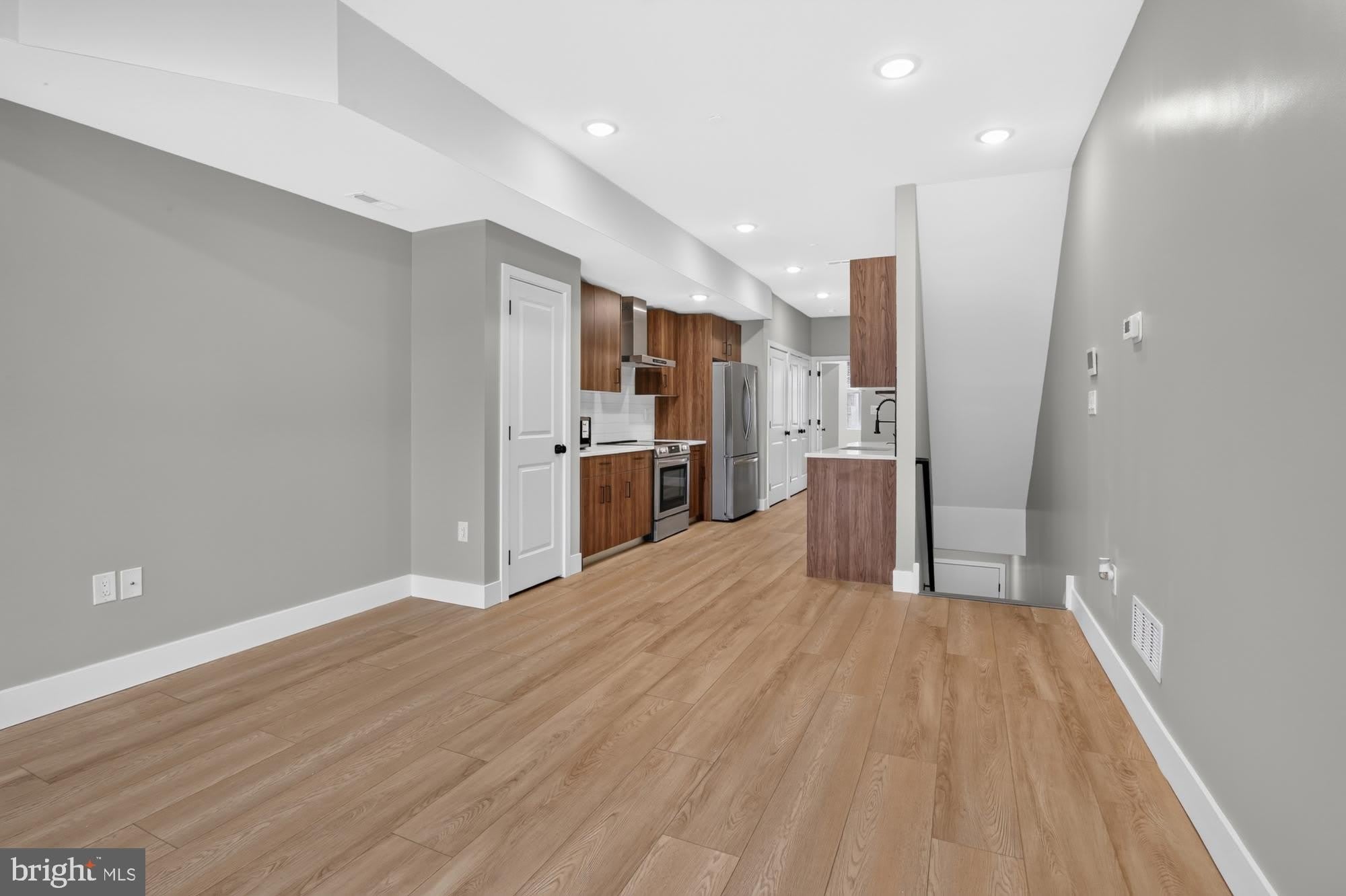 1843 E HAZZARD Street – photo 4