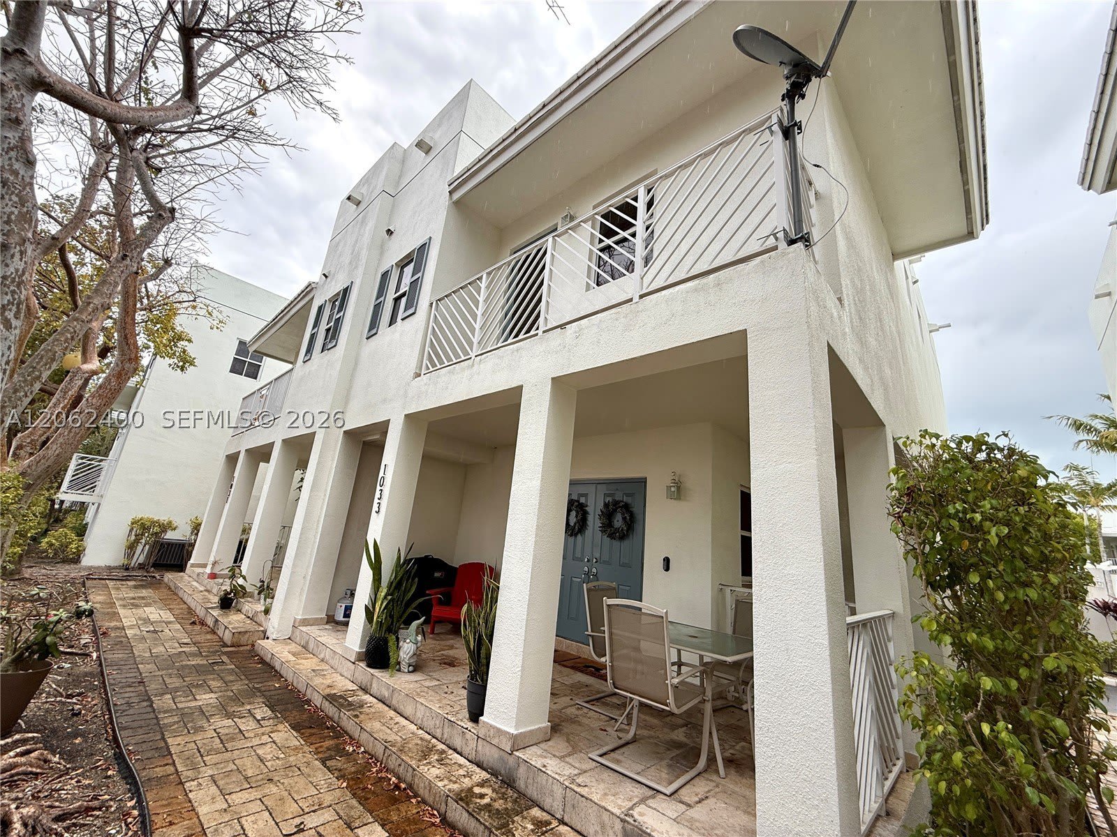 1033 SW 9th Ct – photo 1