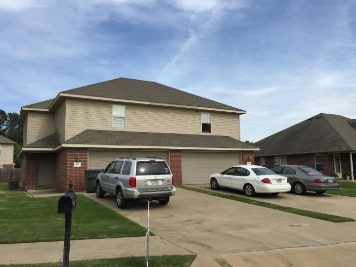 1682 Willowbrook Drive – photo 1