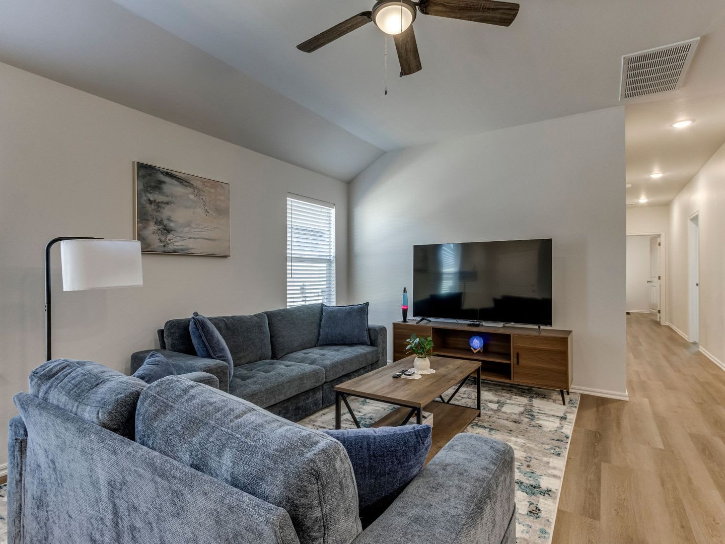 Cozy 3-Bed Retreat in Yukon – photo 4