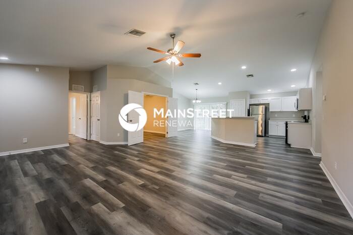 3317 57th Street West – photo 3