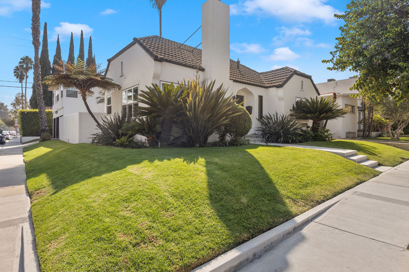 Fantastic 2Br 1Ba House With Backyard In The Heart Of West Hollywood Beverly Hills – photo 2