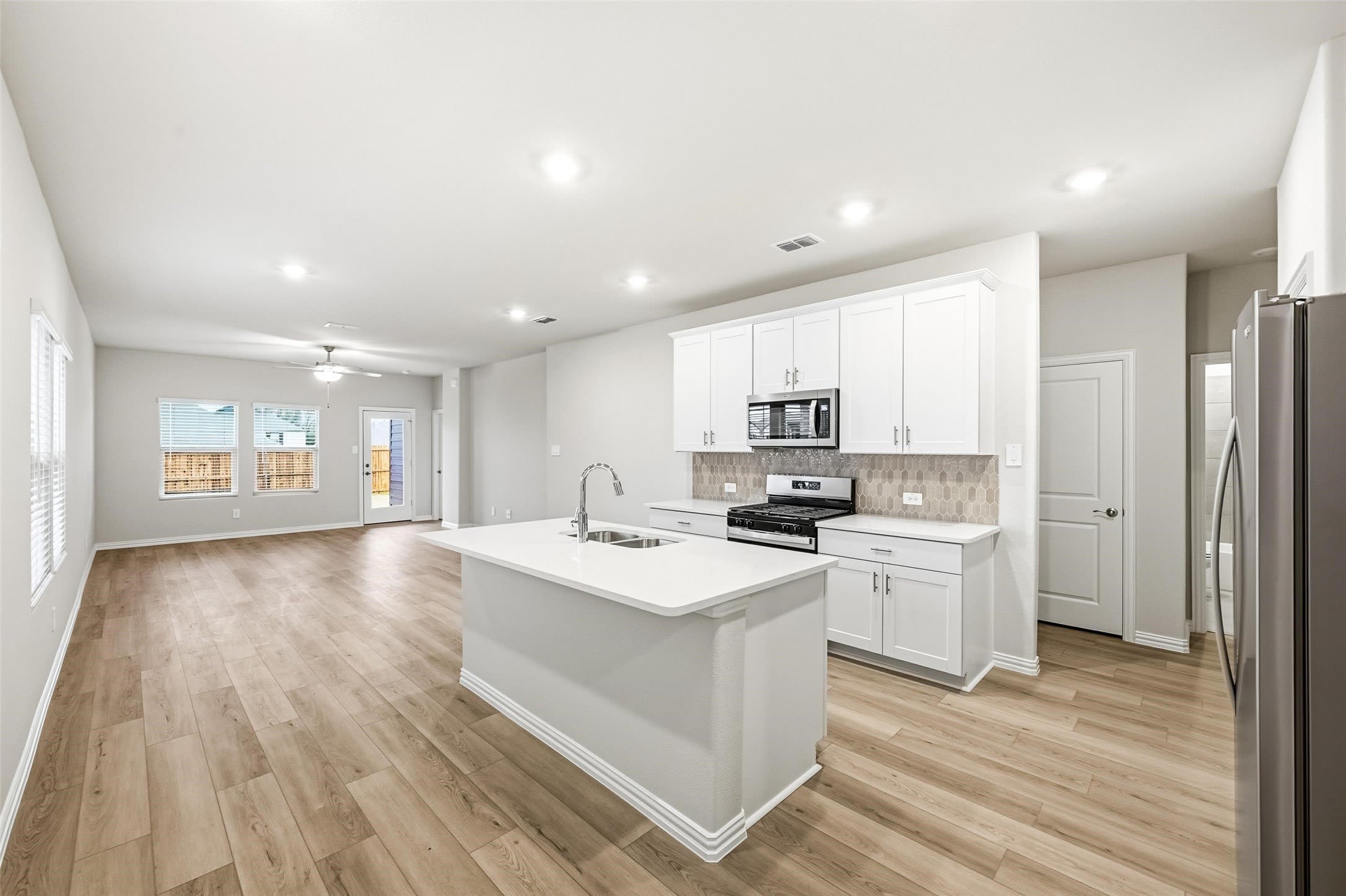 523 Blanton Street – photo 3