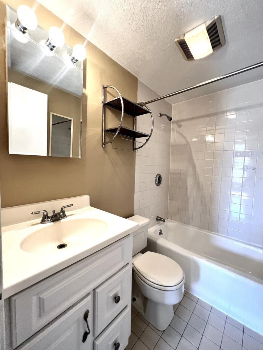 703 Massachusetts Ave. – photo 5