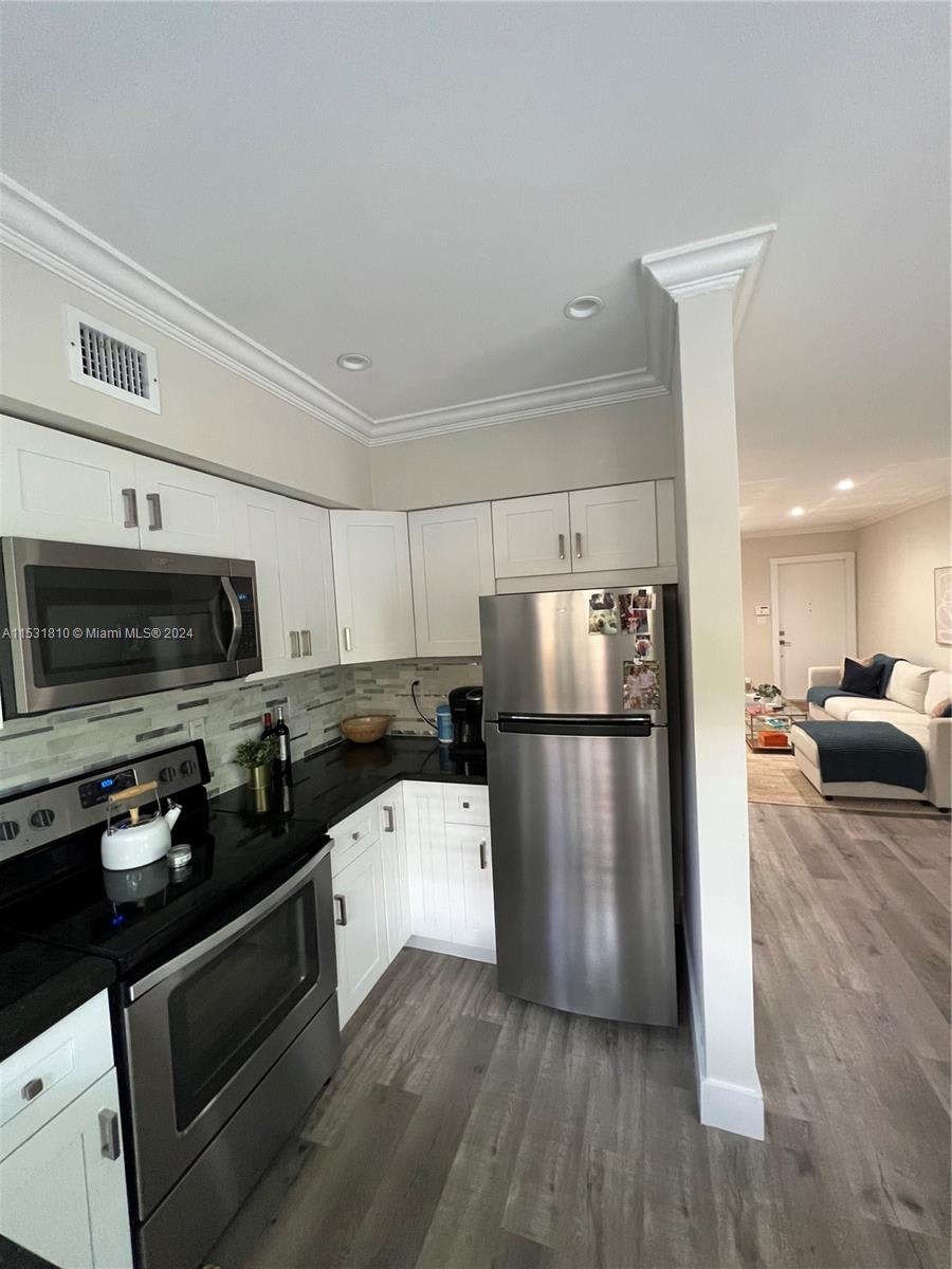 15 Madeira Avenue – photo 4
