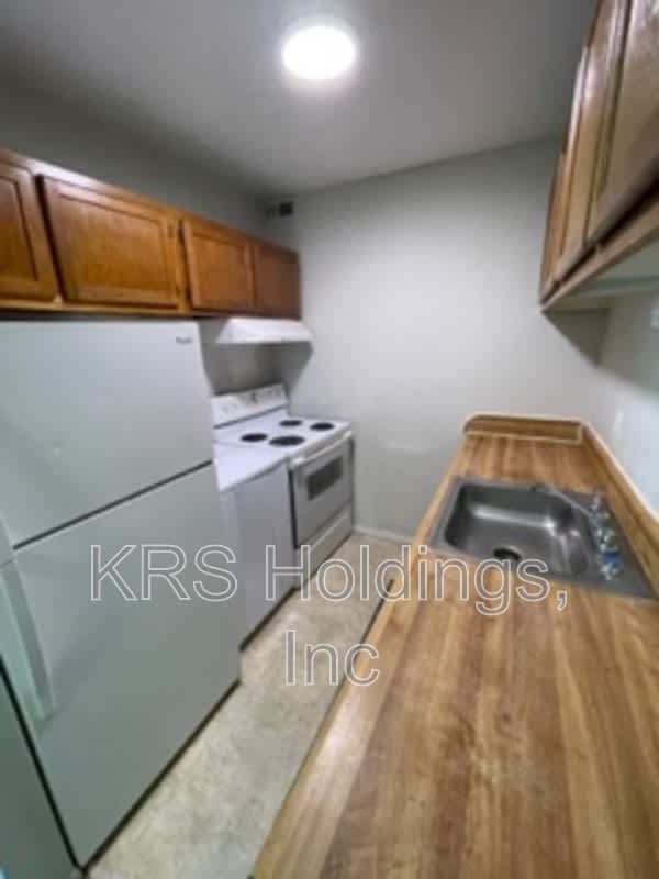 1255 Nelson St – photo 5