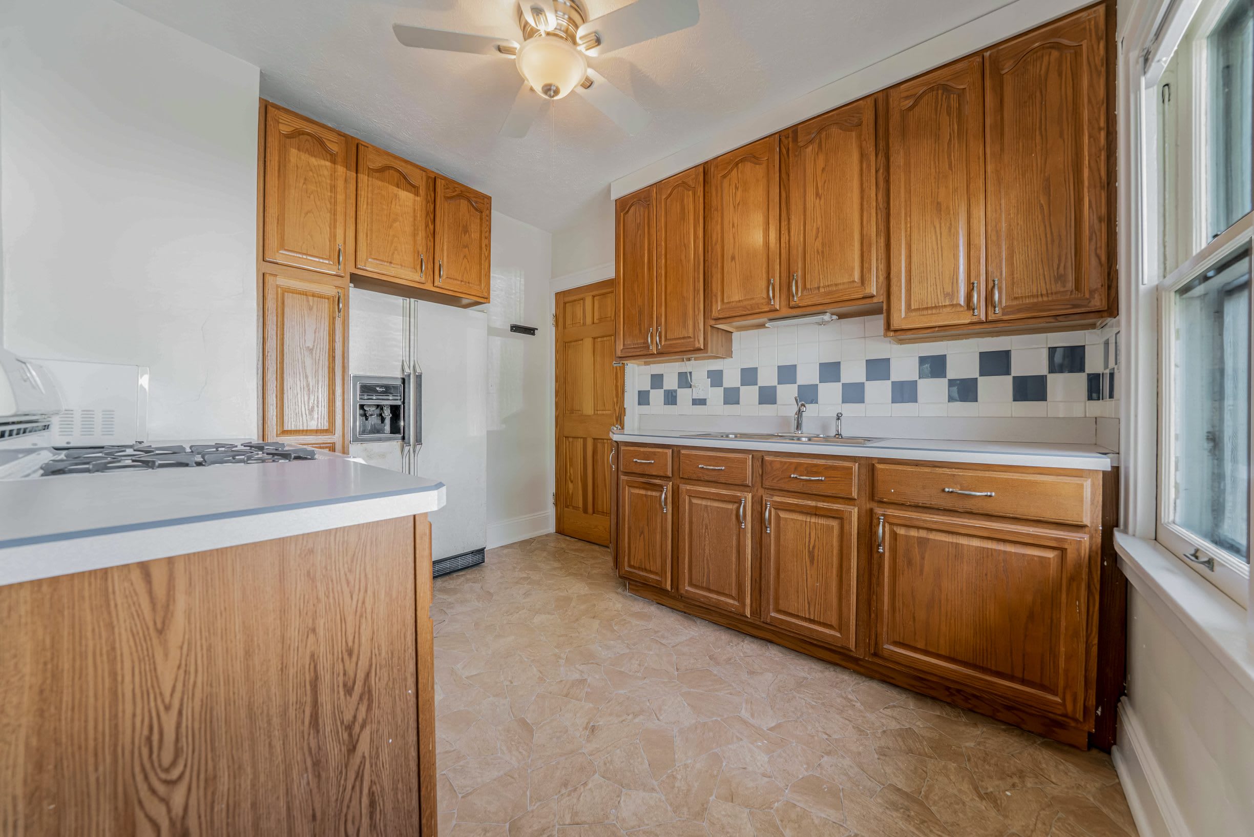 16800 Delaware Ave – photo 4