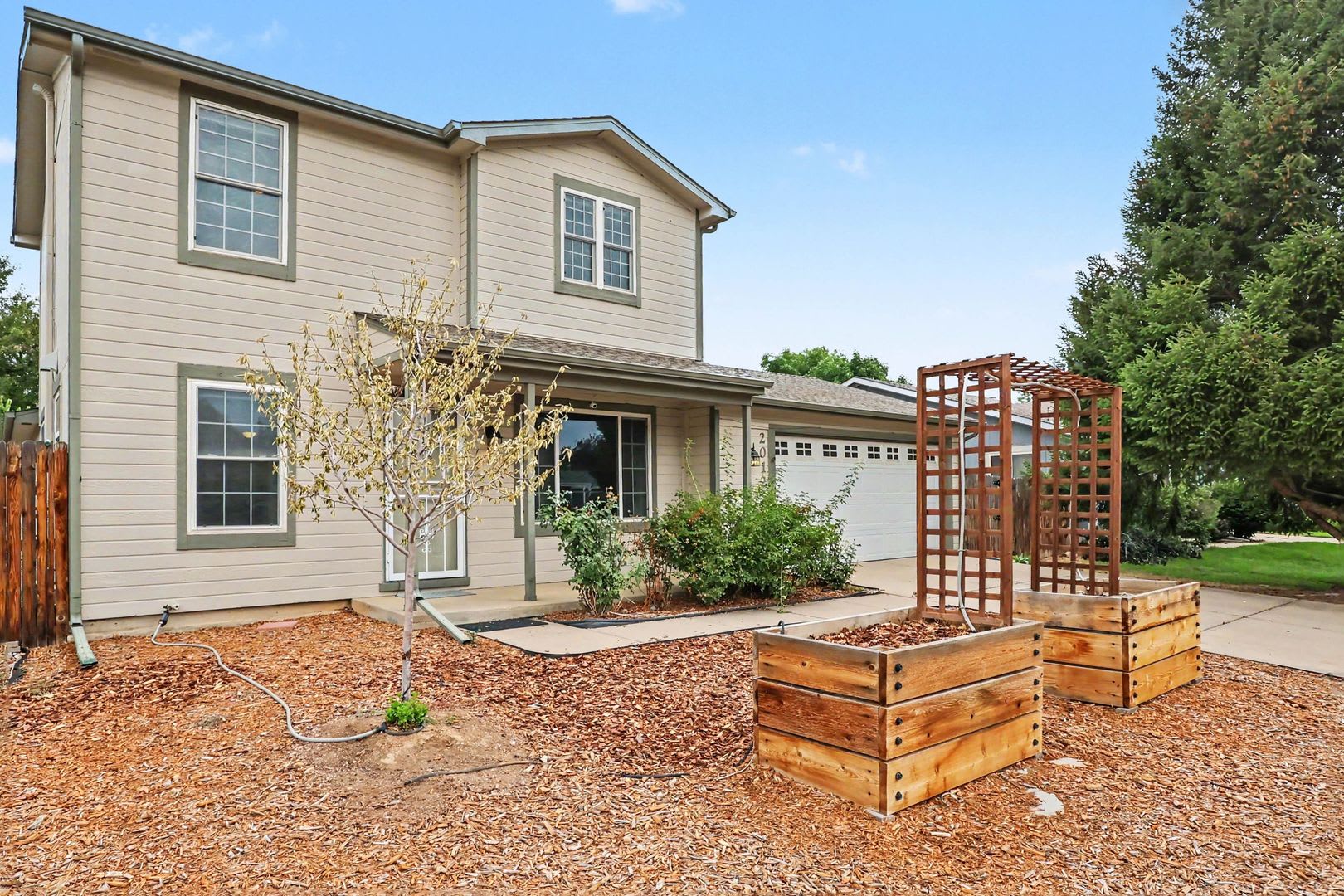Spacious 4-Bedroom Home with Mother-in-Law Suite in Poudre School District – Available Now! – photo 2