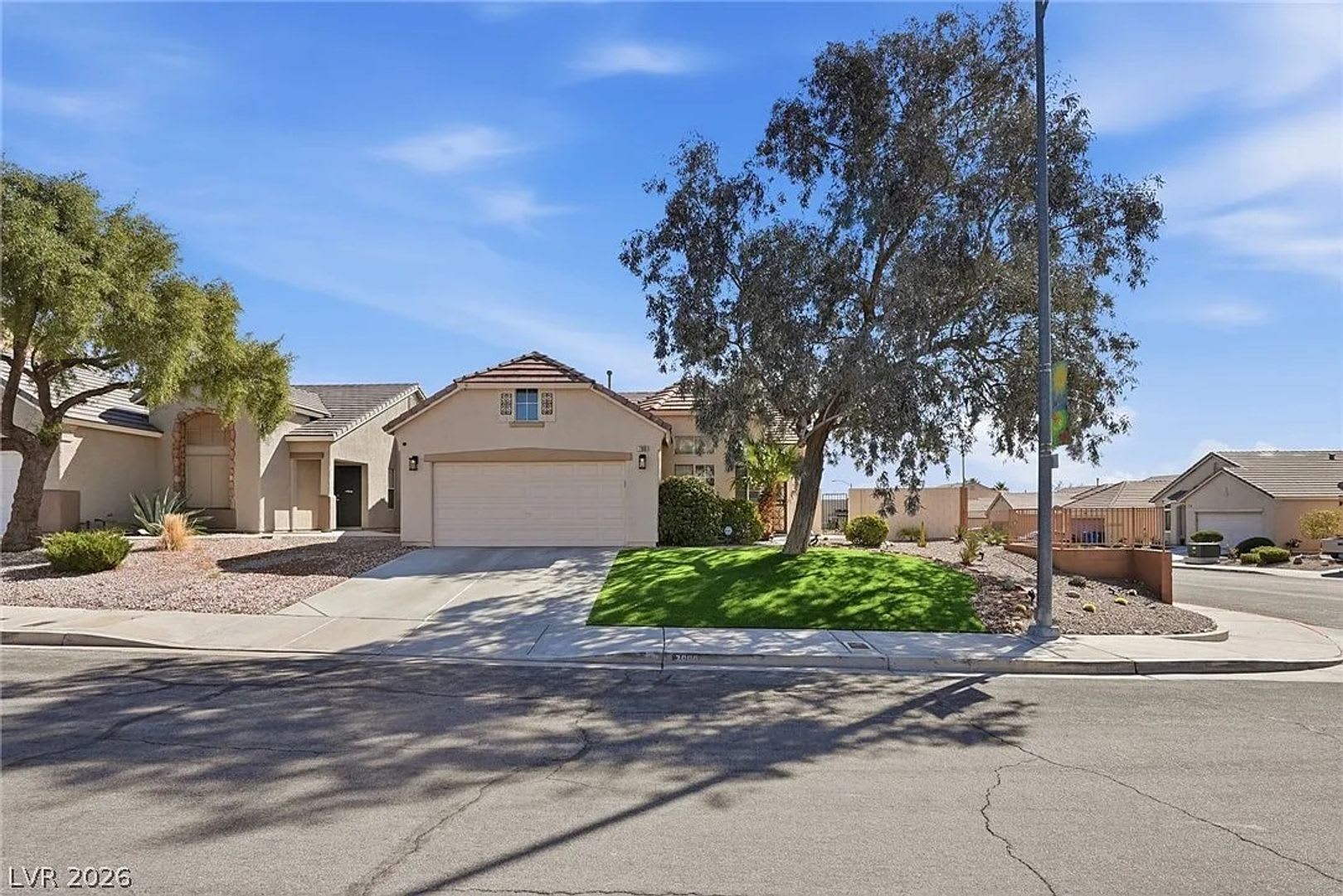 Northwest Las Vegas Home with Spa & Bonus Room – photo 3