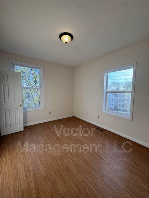 34 Wolcott Street – photo 5