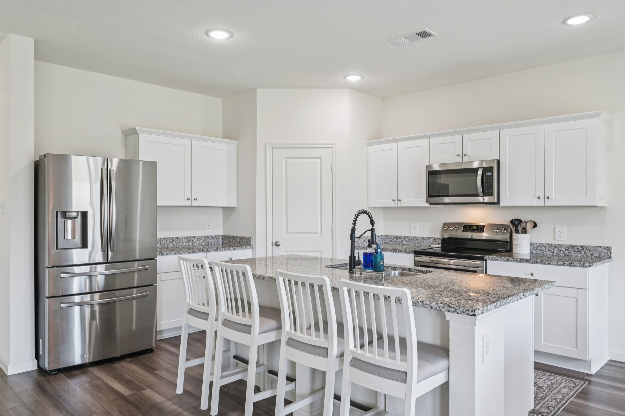 770 Yorkshire Drive – photo 4