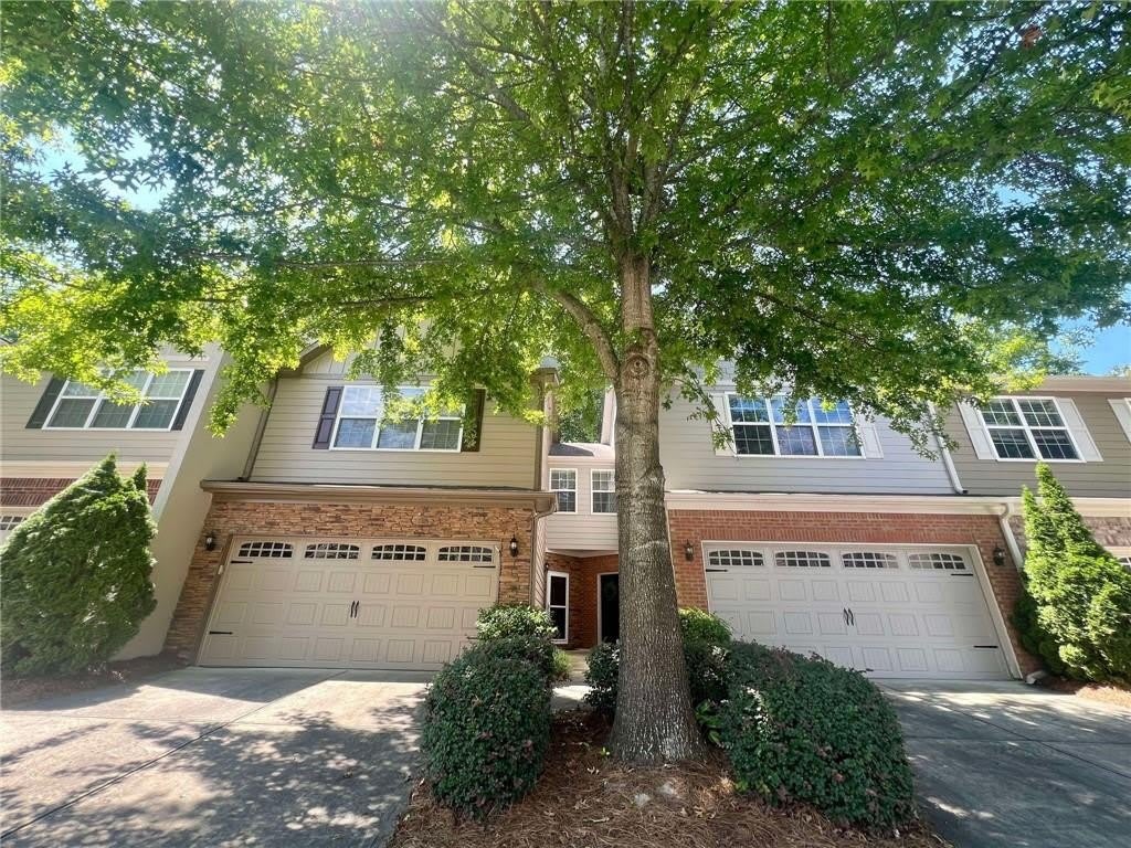 3232 Brockenhurst Drive – photo 2