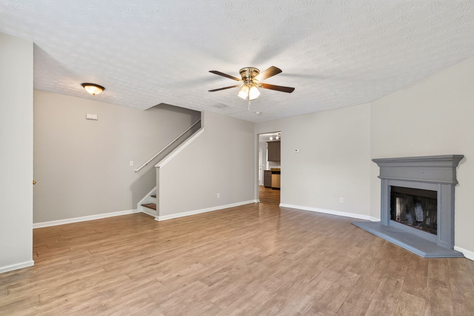 Beautiful 4 Bedroom Home for Rent in Chestnut Lake! – photo 4
