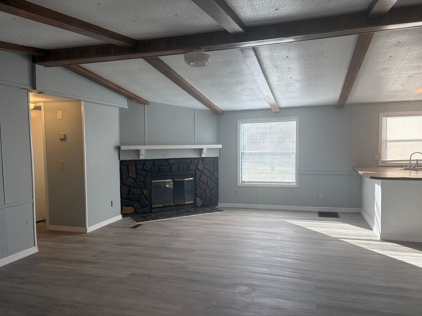 3bed/2bath home ready now!! rent $1650/mo – photo 4