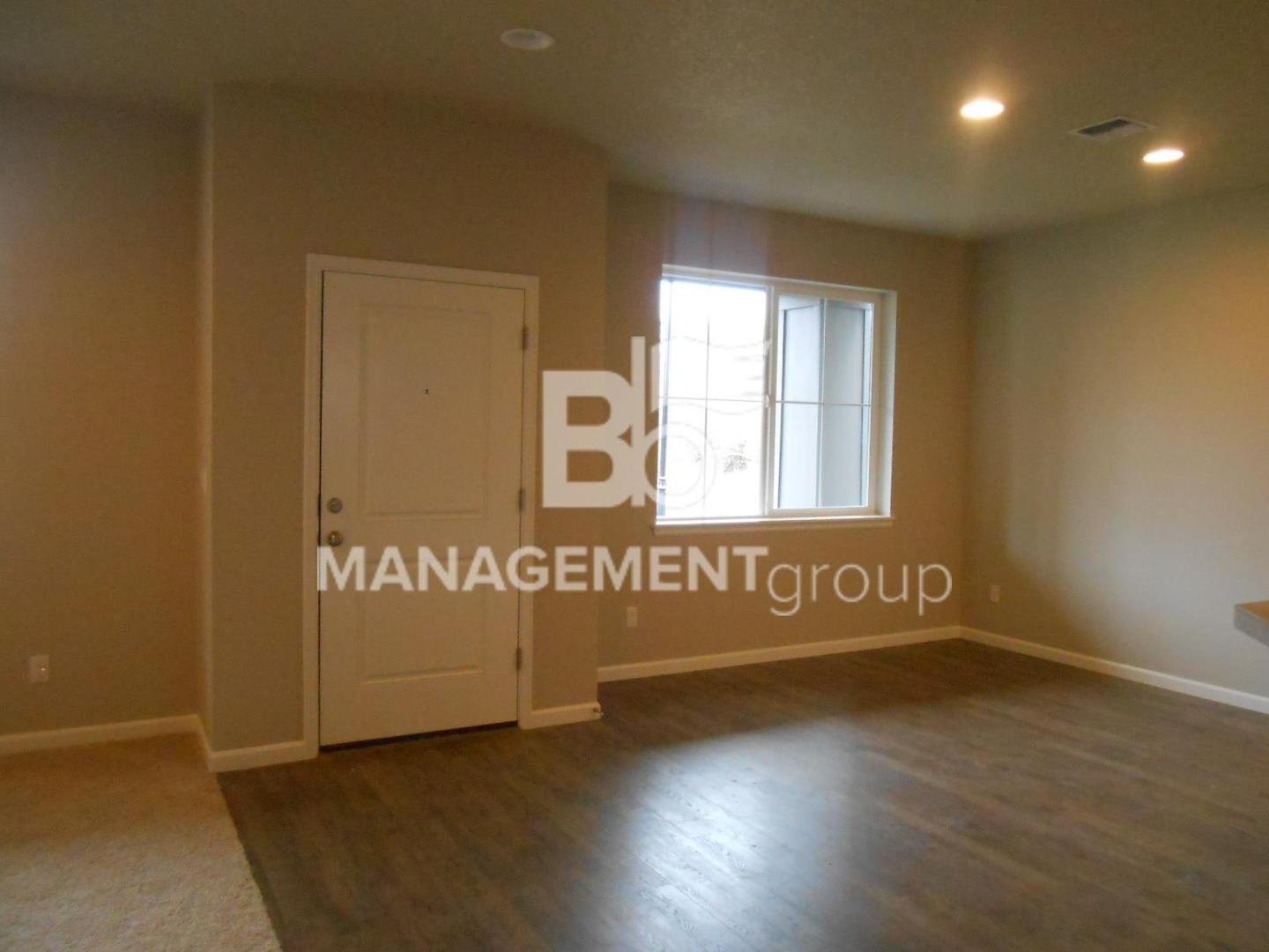 Newer NW Portland/Bethany Home Located In Abby Creek! – photo 3