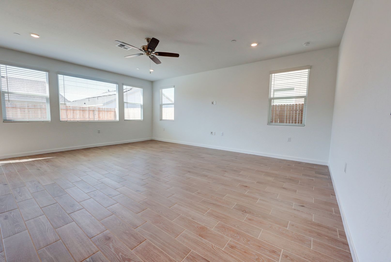 Brand New Home – photo 4