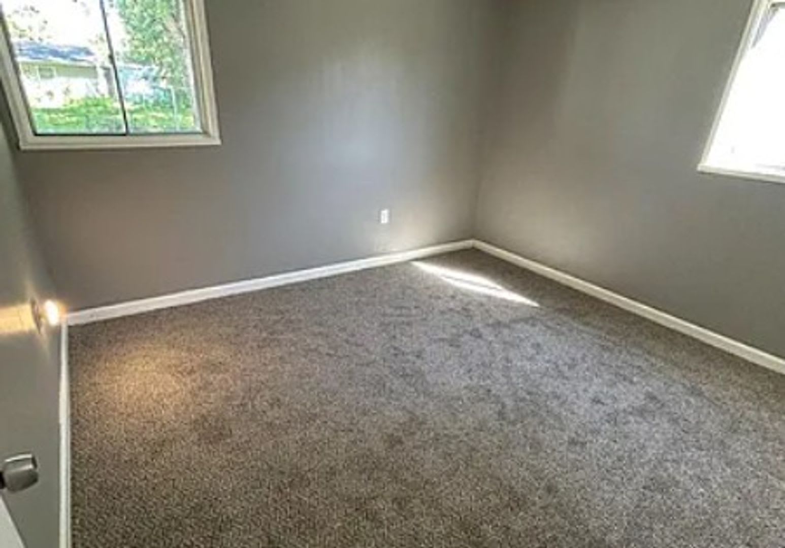 For Lease – photo 3