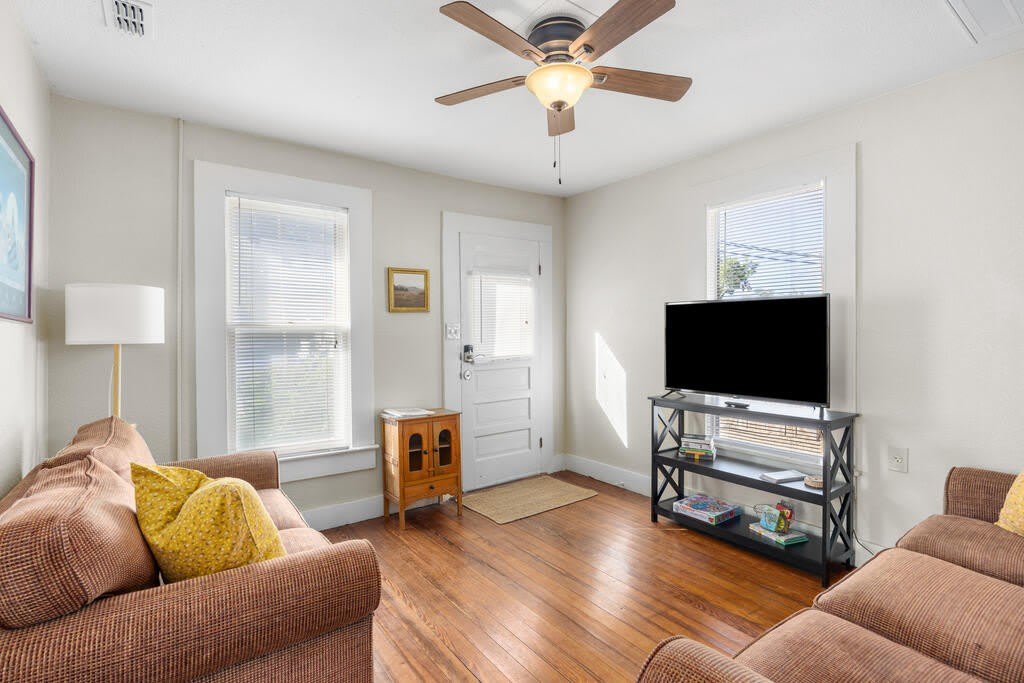 318 Lytle St – photo 5