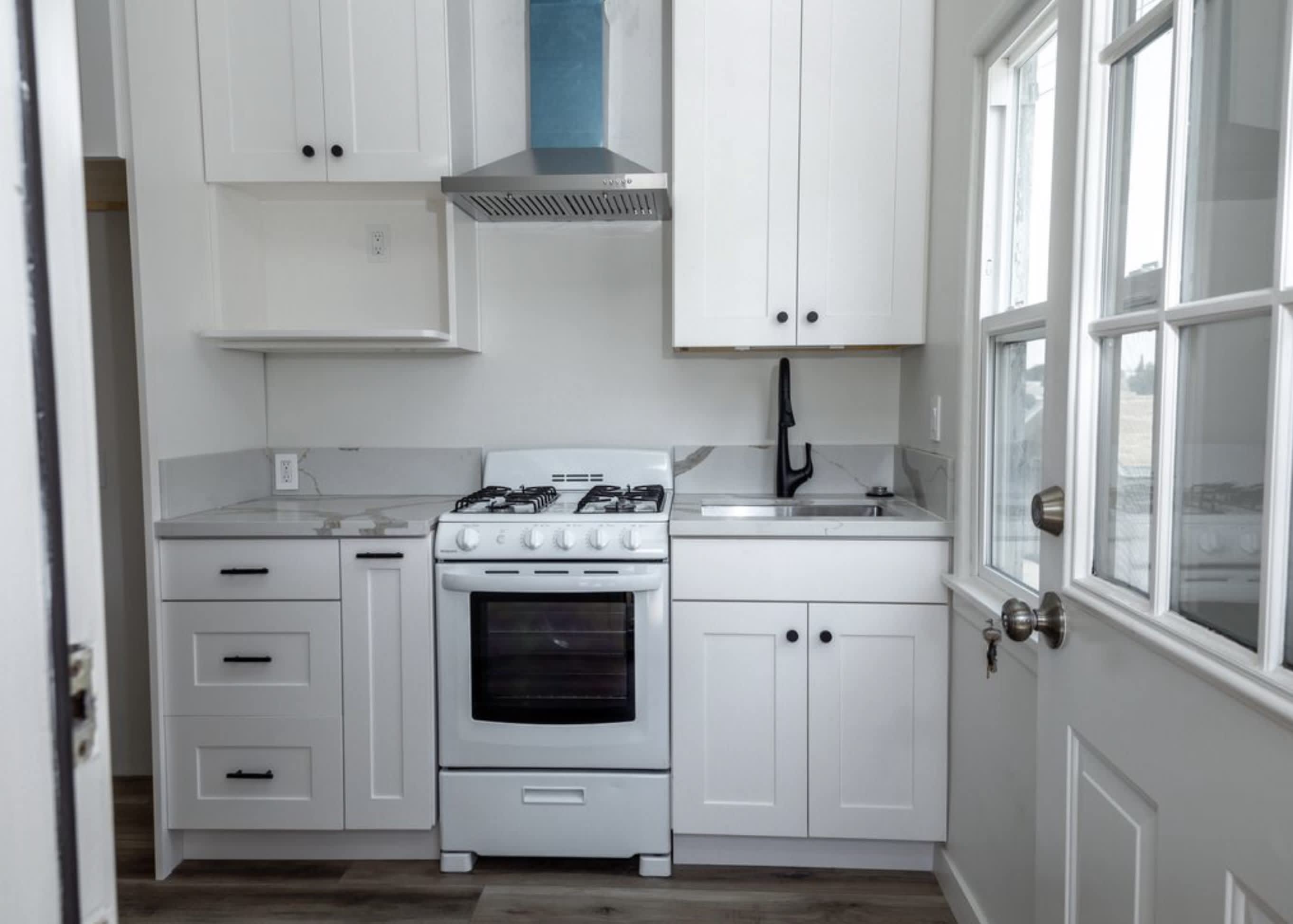 439 South Evergreen Avenue – photo 4