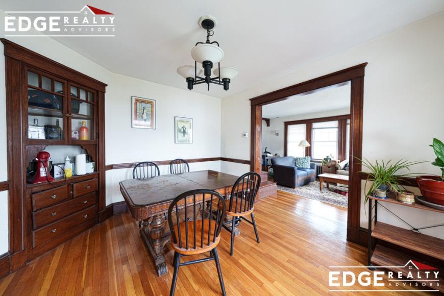 8 Niles St. – photo 3