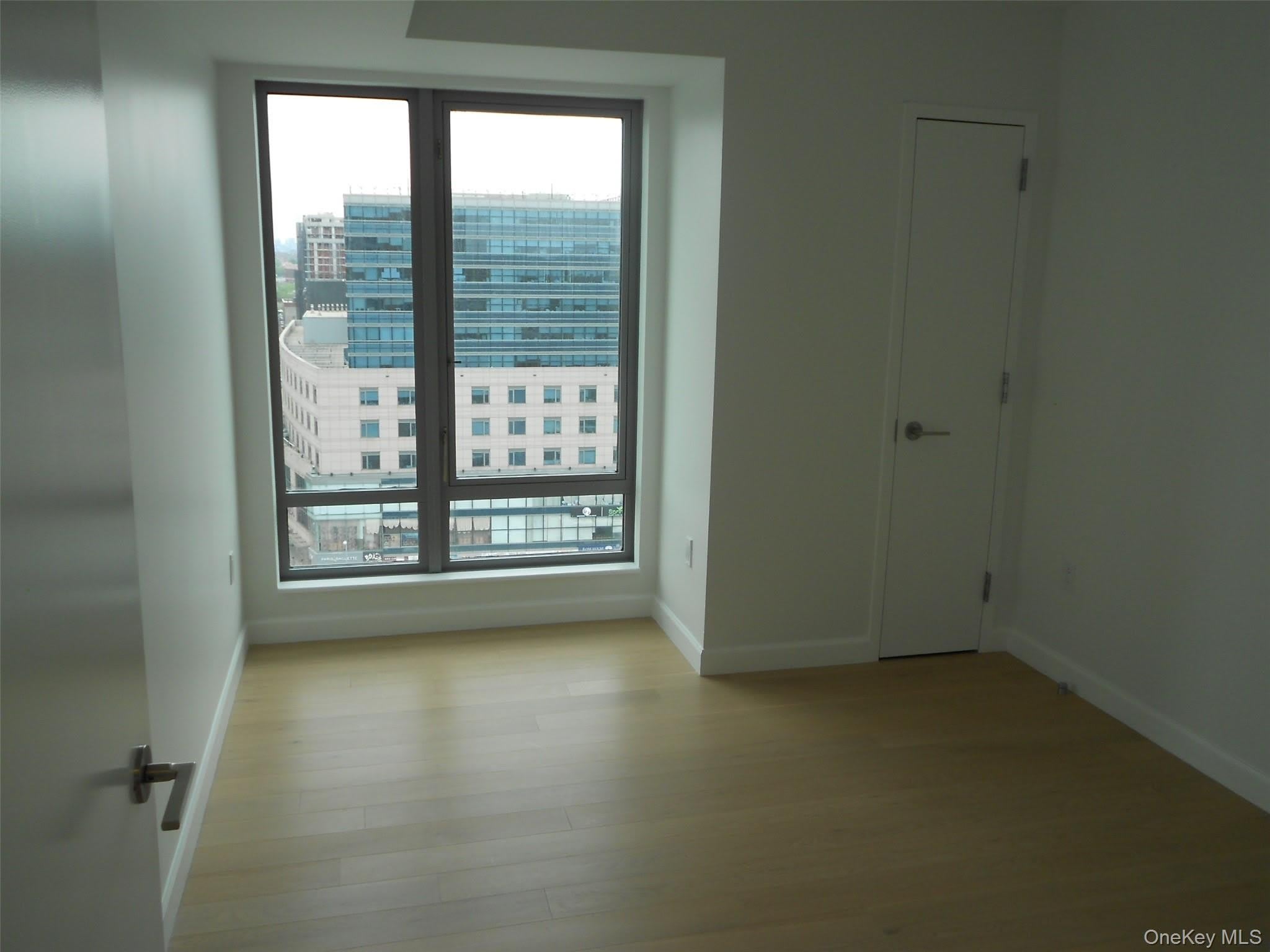 138-35 39 Avenue – photo 5