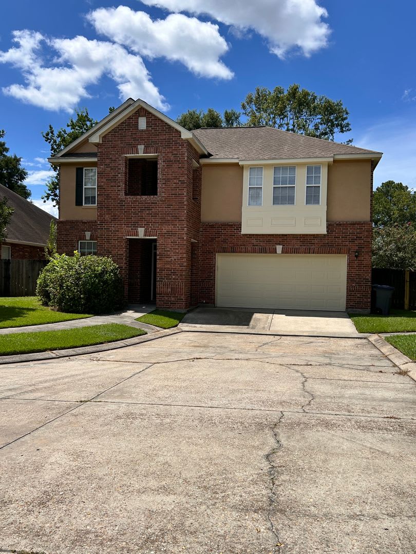 TWO WEEKS FREE MOVE IN SPECIAL! 4 BR/3BA in gated neighborhood off Jefferson or Bluebonnet near I-10! – photo 1