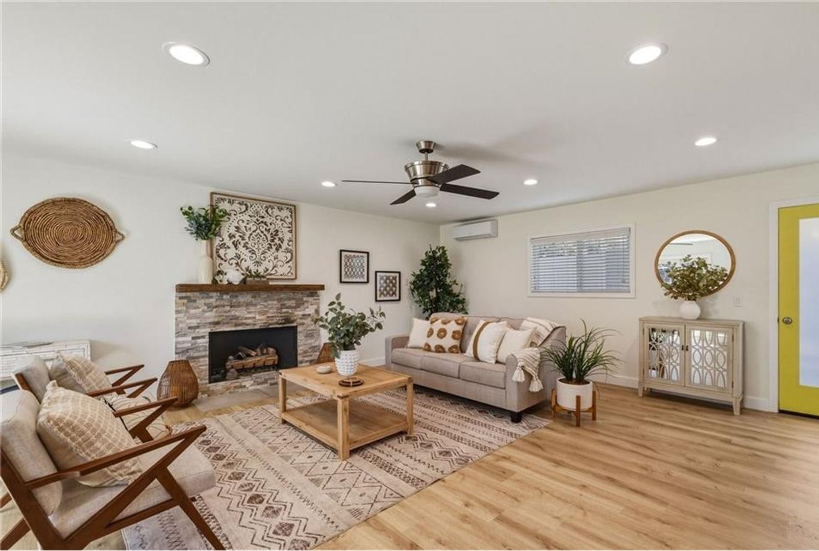 Modern Comfort Meets Coastal Living – photo 2