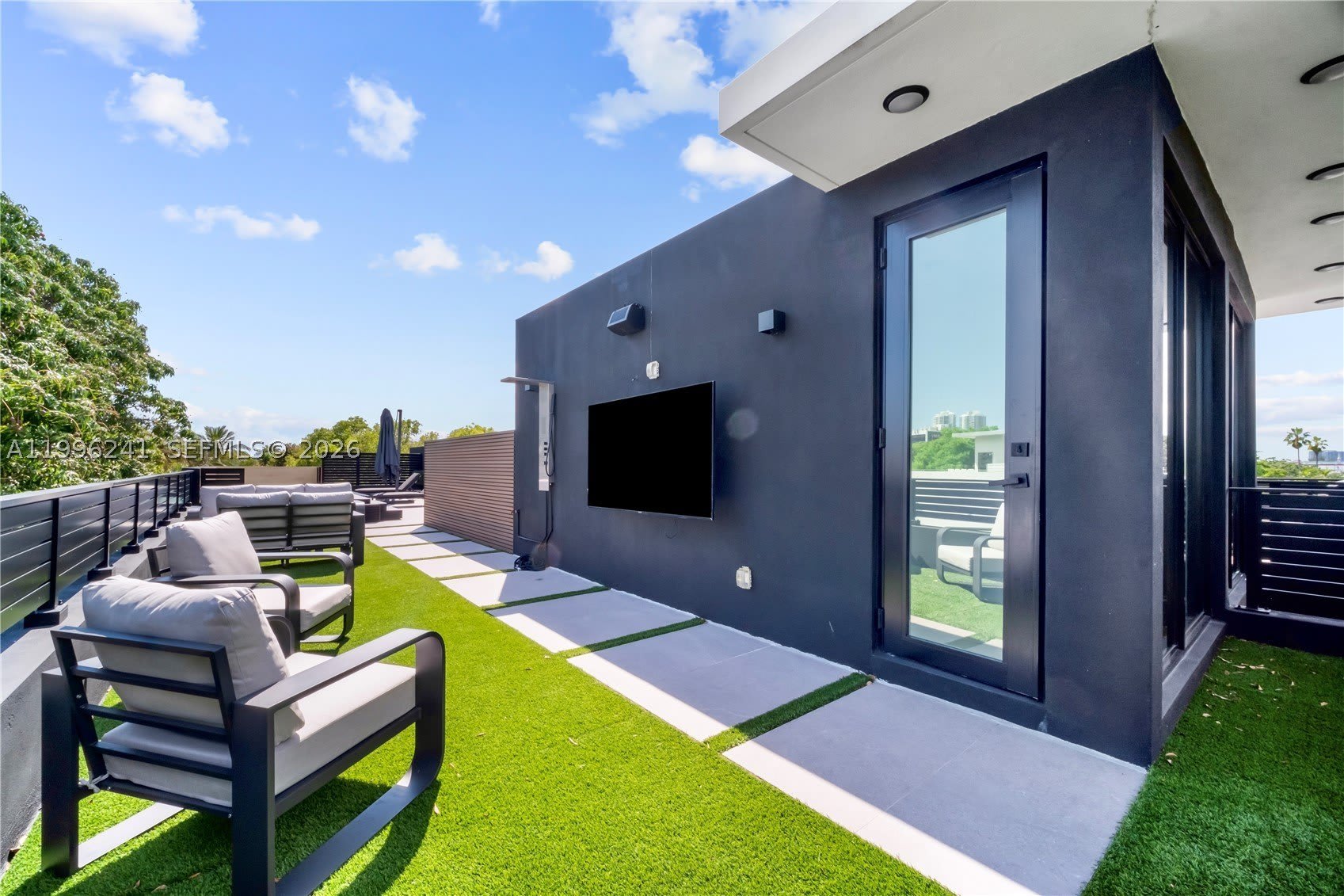 420 SW 15th Rd – photo 3