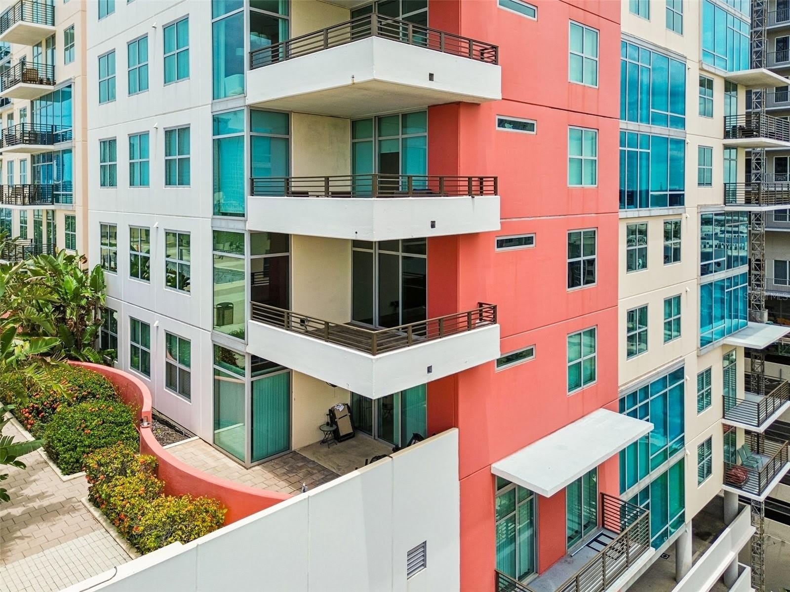 1120 E KENNEDY Boulevard W – photo 2
