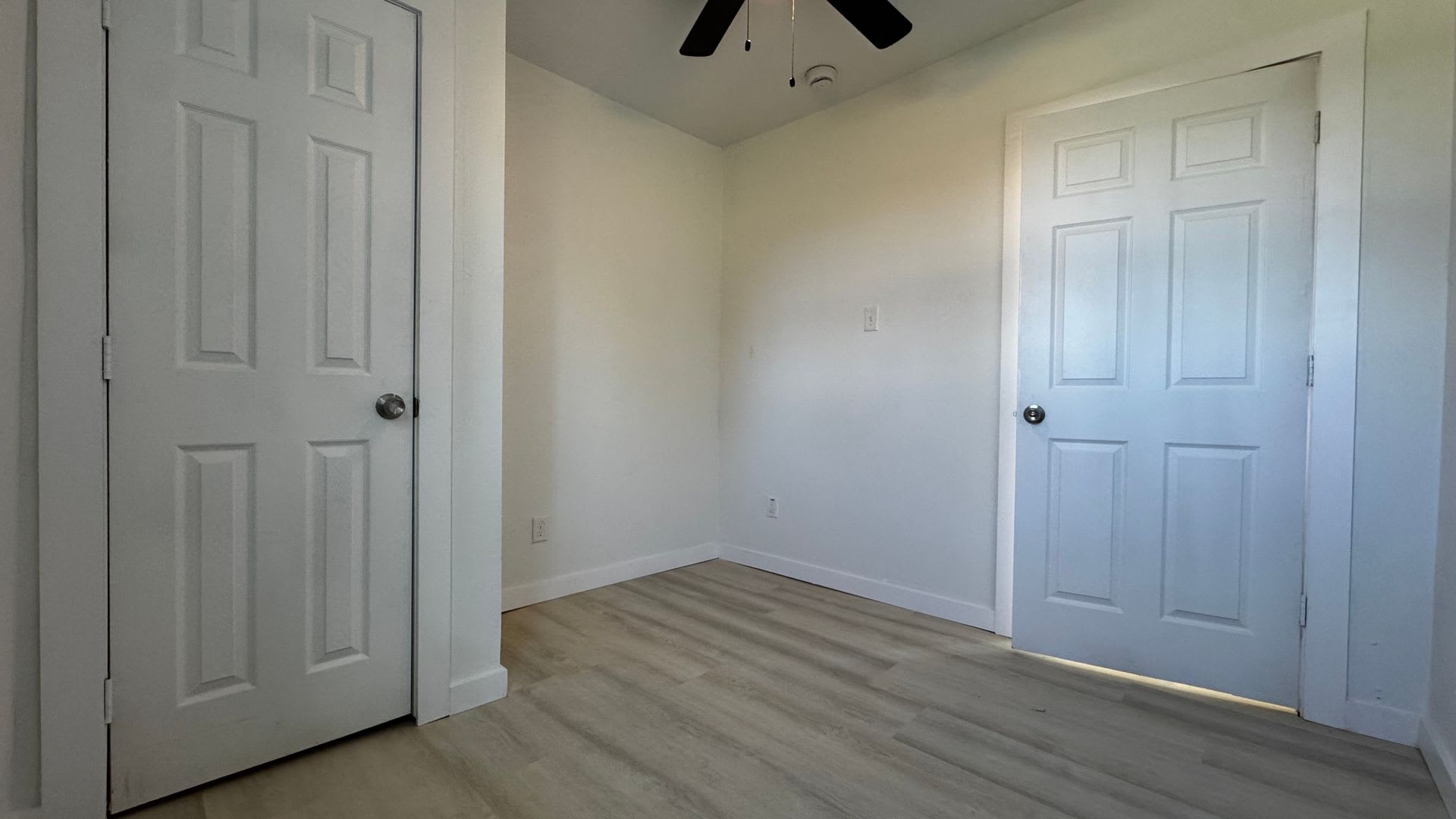 2BD APARTMENT WITH WATER PAID!! – photo 5