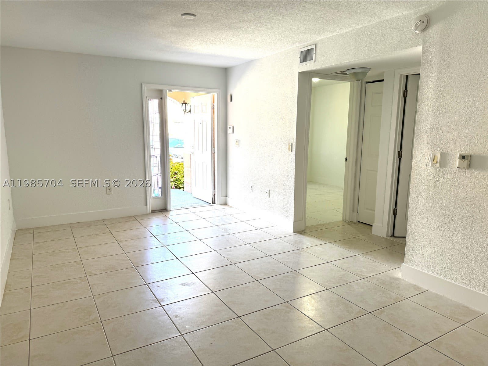 1260 SE 28th Ct – photo 3