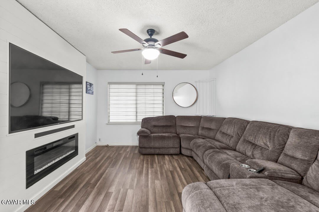 13185 1/2 Bromont Avenue – photo 4