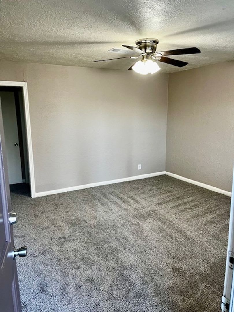 OCTOBER MOVE IN – photo 3