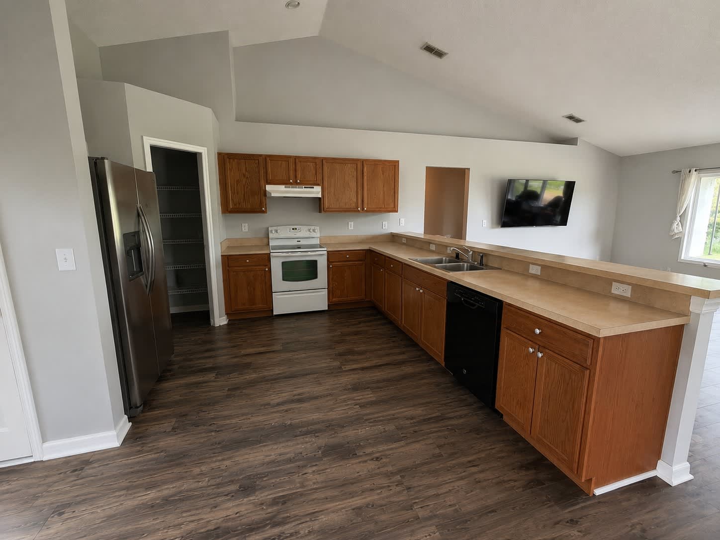 1325 Oakwood Ct – photo 5