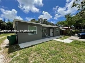 4910 Sw 28Th Ter – photo 1