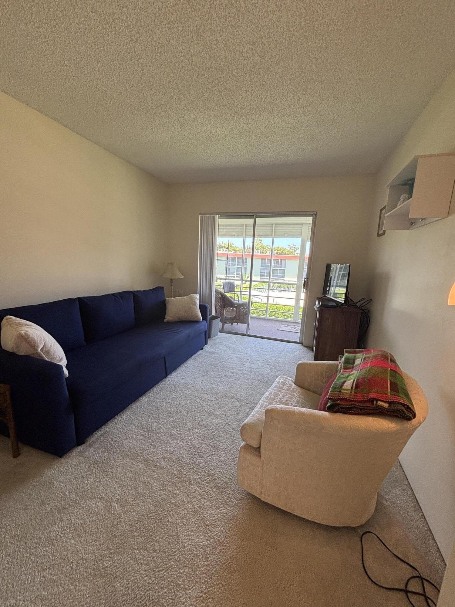 3000 Springdale Boulevard – photo 5