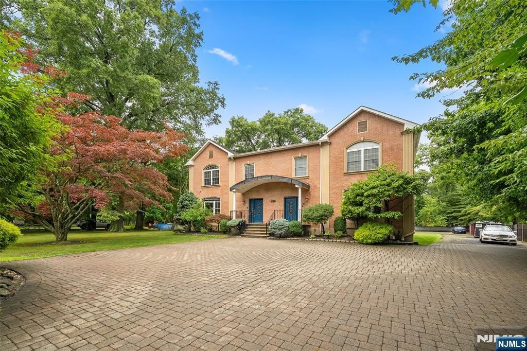 385 Livingston Street – photo 2