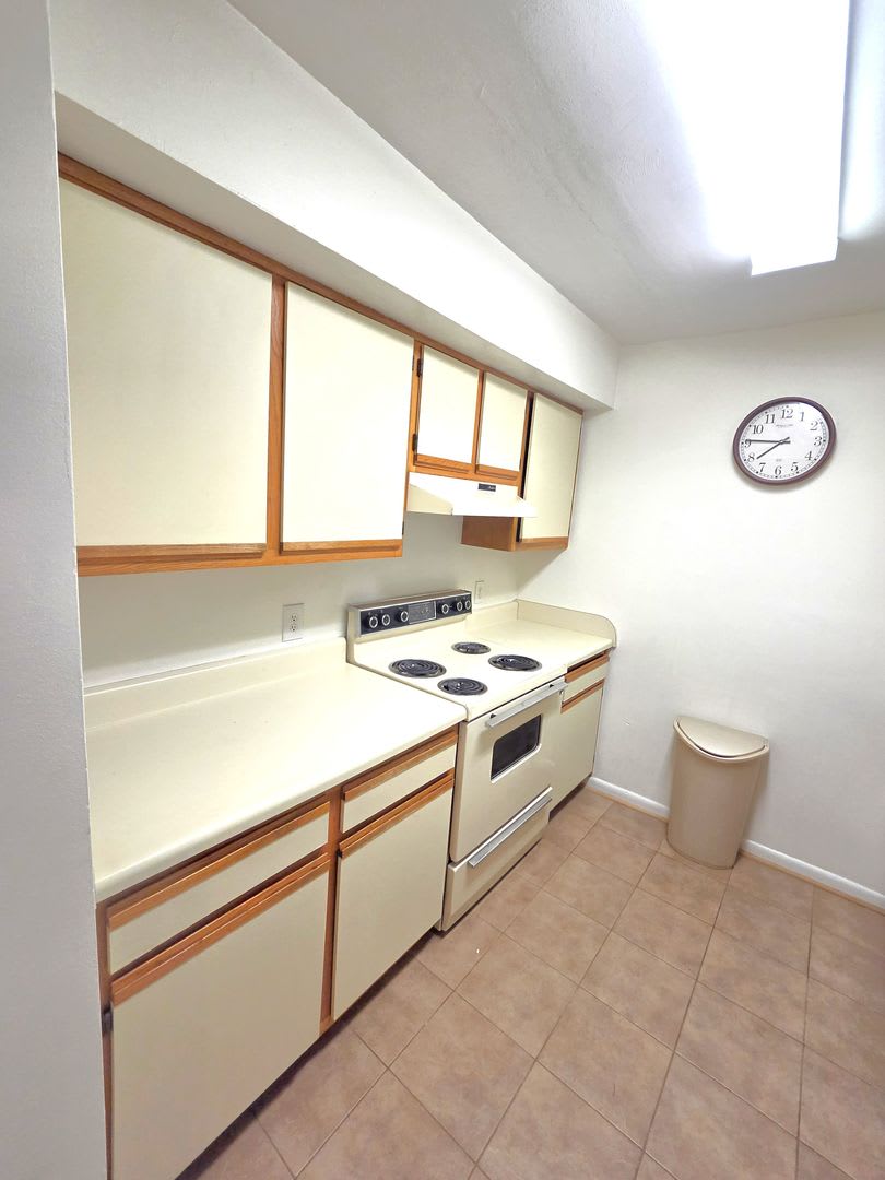 3 bedroom/ 1.5 bathroom- The Midlands – photo 4