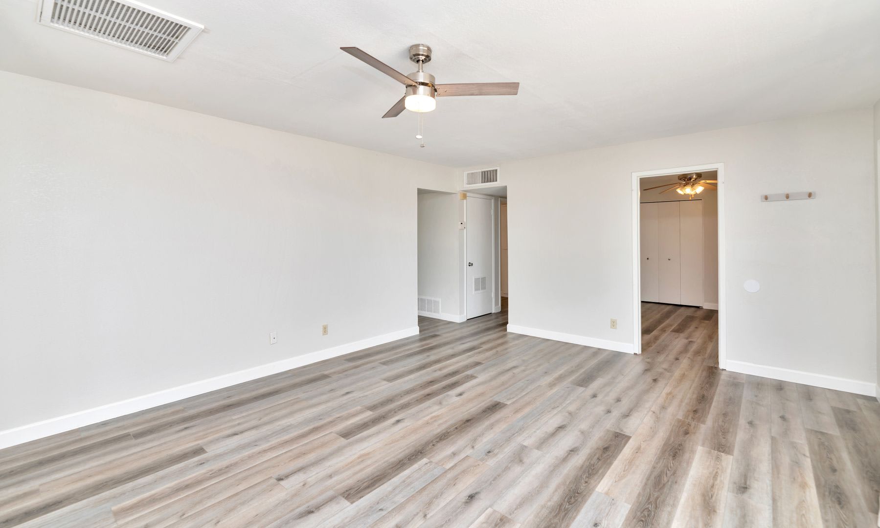 8444 E Plaza Ave Scottsdale Az 85250 – photo 4
