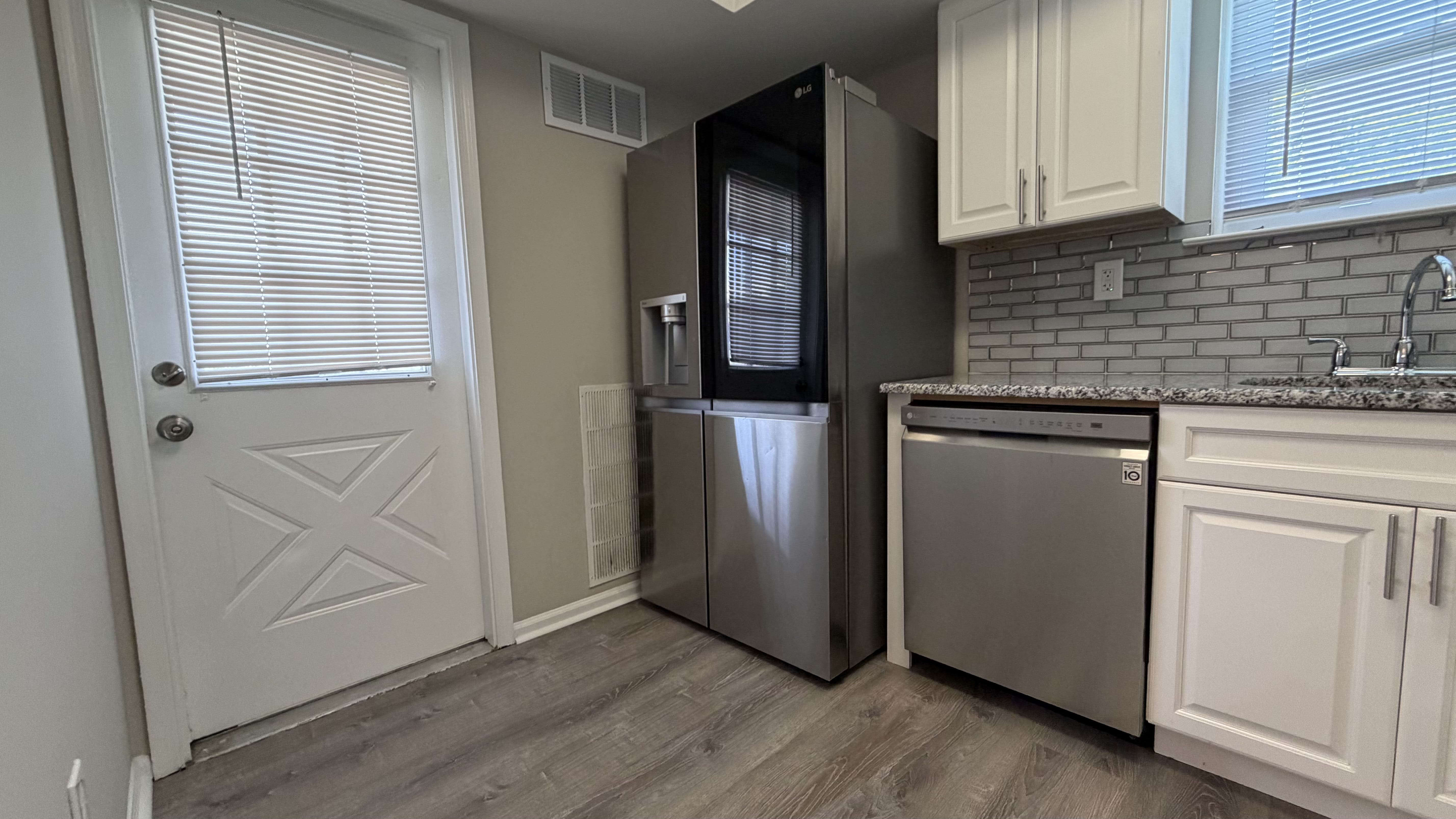 4548 Rosemarie Dr – photo 5