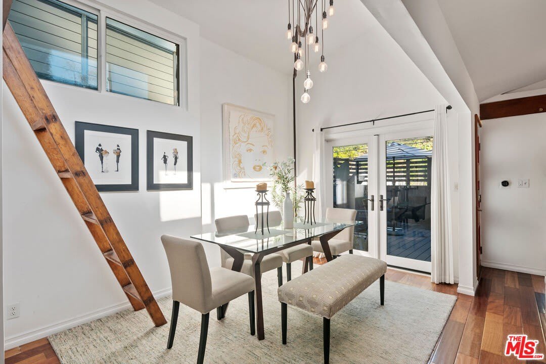 1653 N Beverly Glen Blvd – photo 4