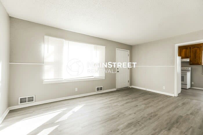 10000 Drury Avenue – photo 4