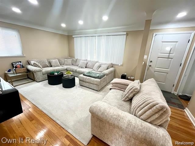 31015 Dorais Street – photo 4