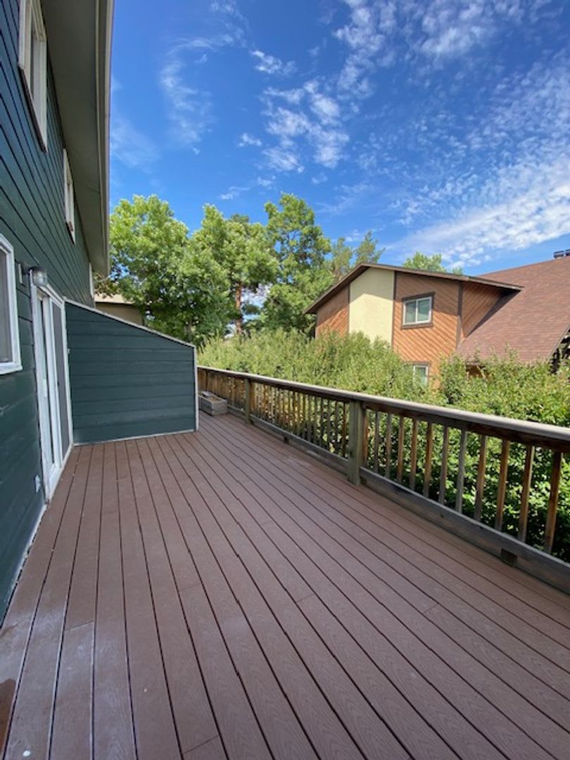 3 Bedroom 2 1/2 Bathroom Townhouse- CLOSE TO MSU – photo 1
