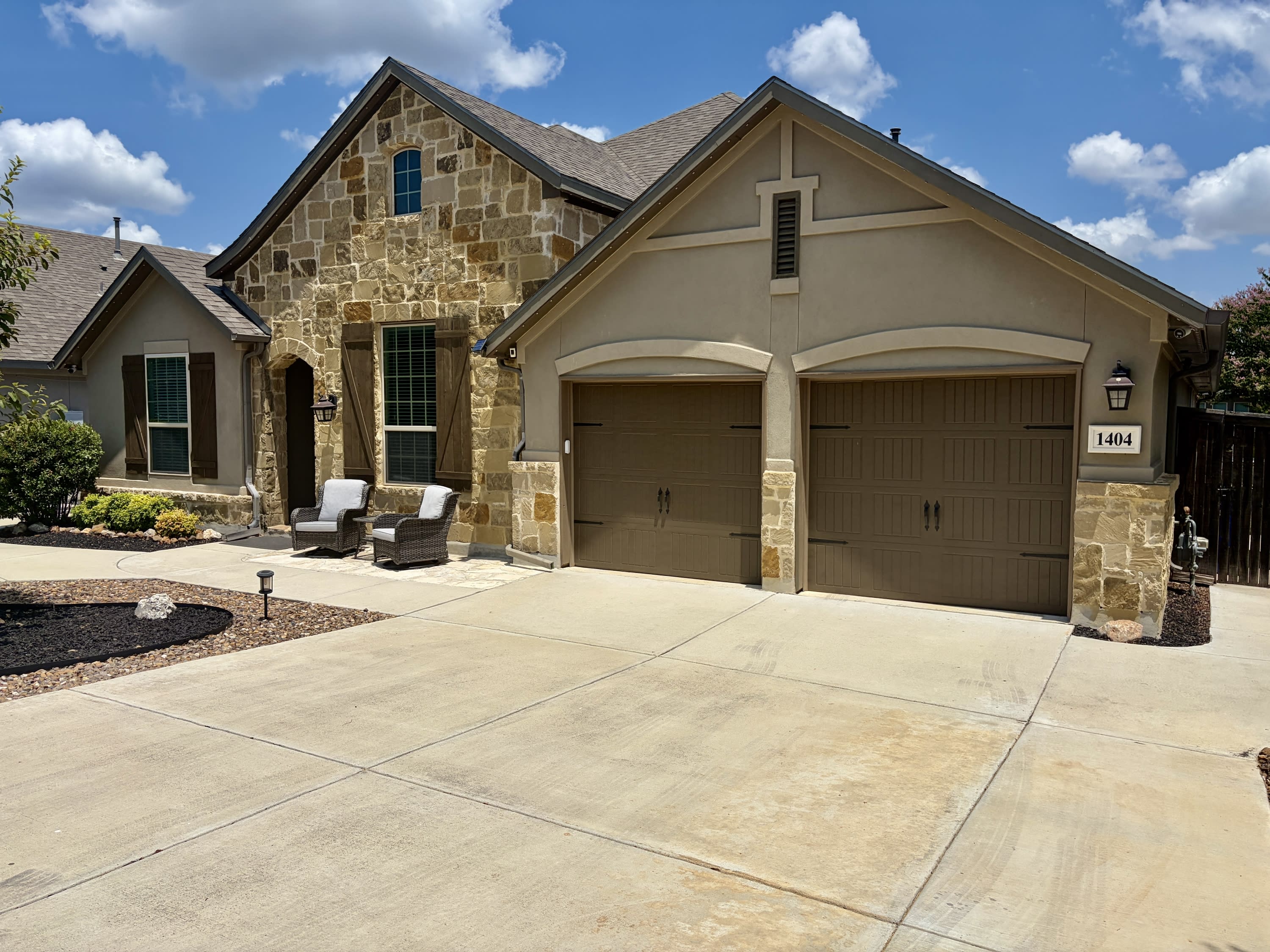 1404 Pioneer Drive – photo 1