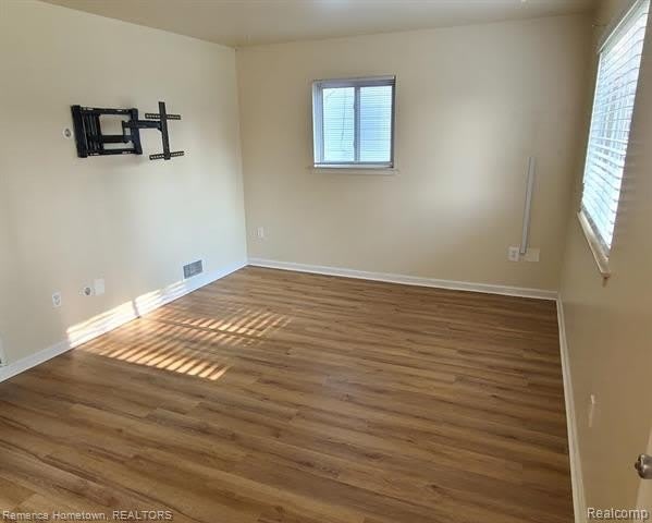 7297 Floral Street – photo 5