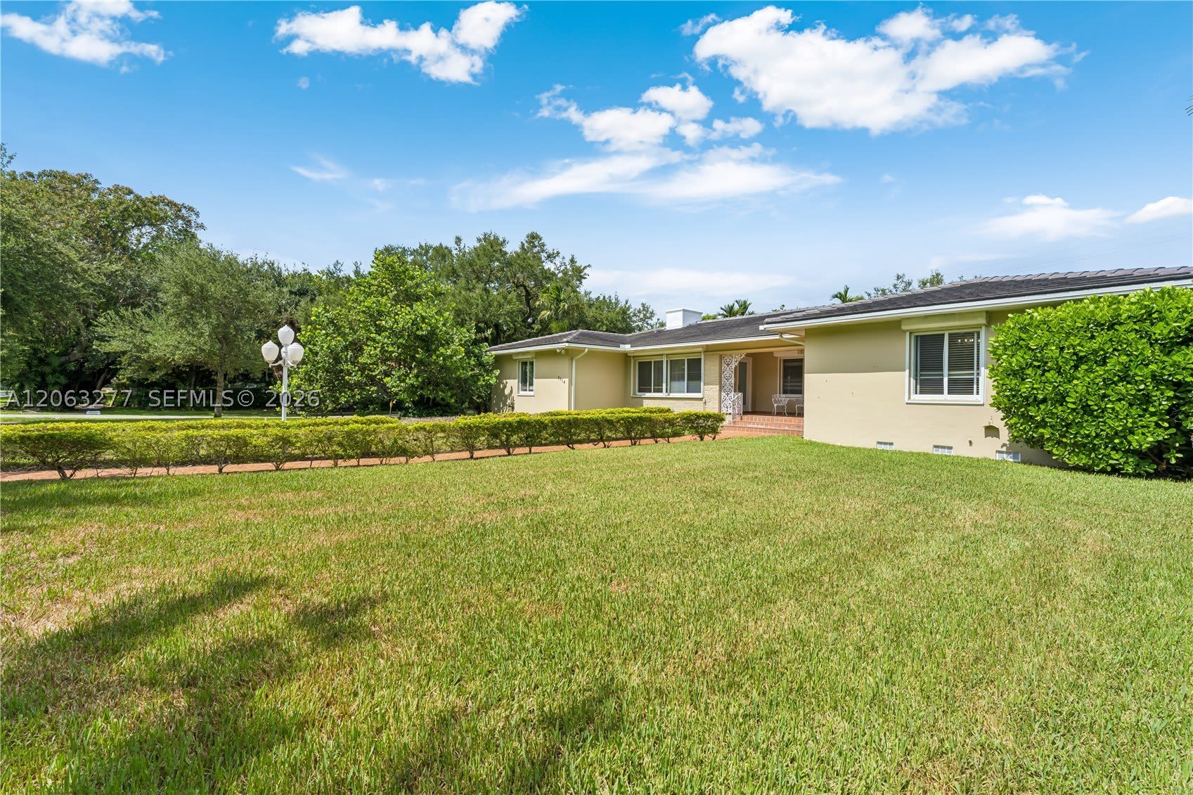 2514 E Granada Blvd – photo 2