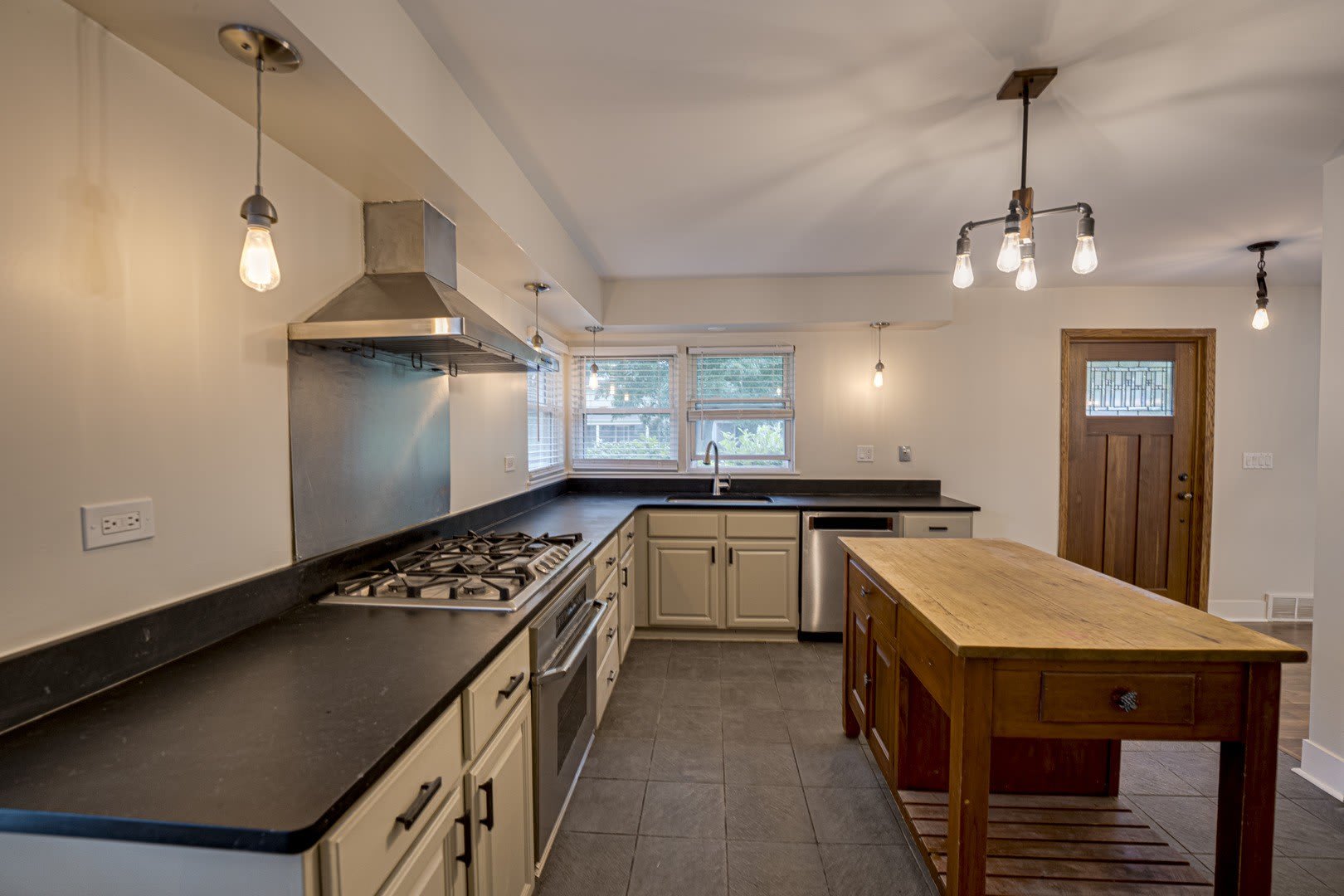 219 Spring Avenue – photo 3
