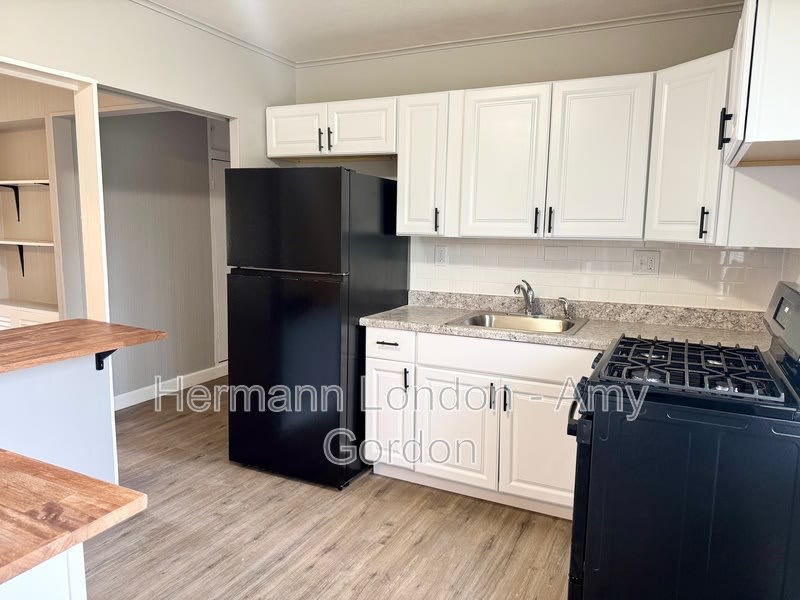 2247 Lovett Dr. – photo 3