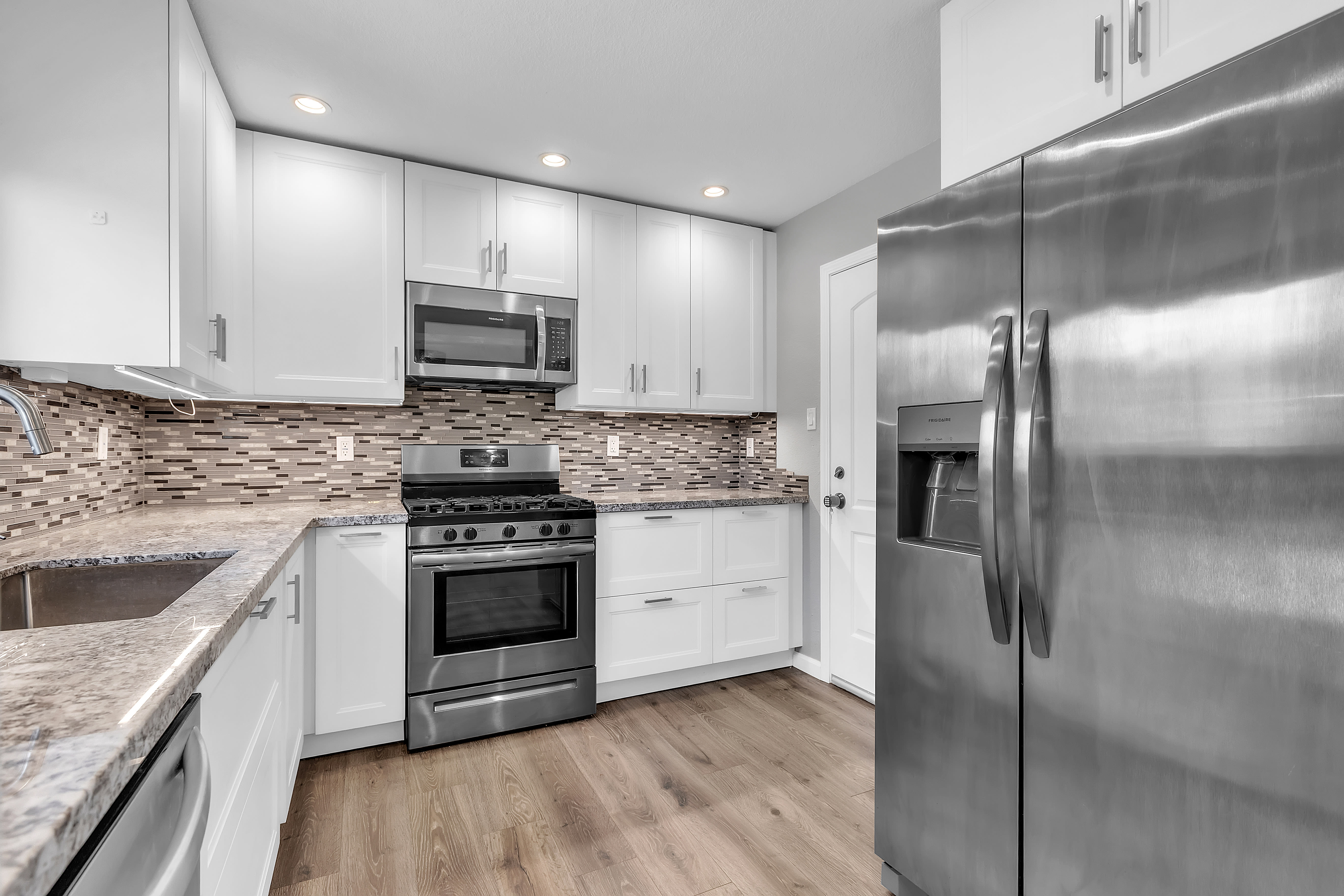 6321 35Th Ave – photo 3